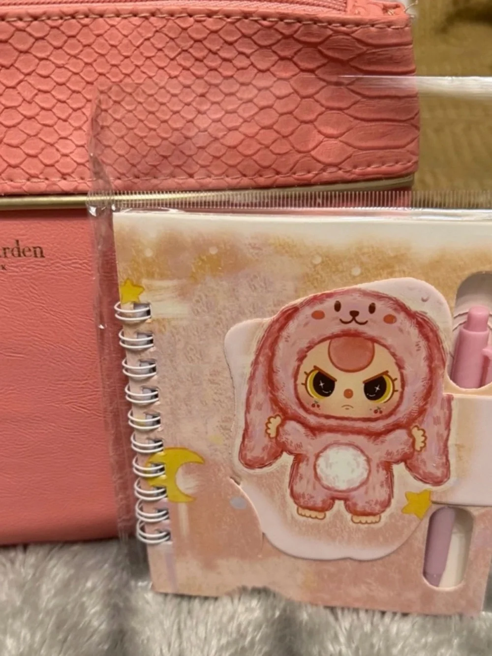 Elizabeth Arden soft coral